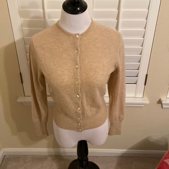 Bernhard Altmann Sweaters - 1950’s Bernhard  Altmann 100% Pure Cashmere cardigan made in Austria